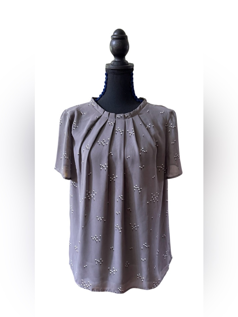 Ann Taylor Gray Relaxed Fit Pleated Floral Blouse with Key Hole Back